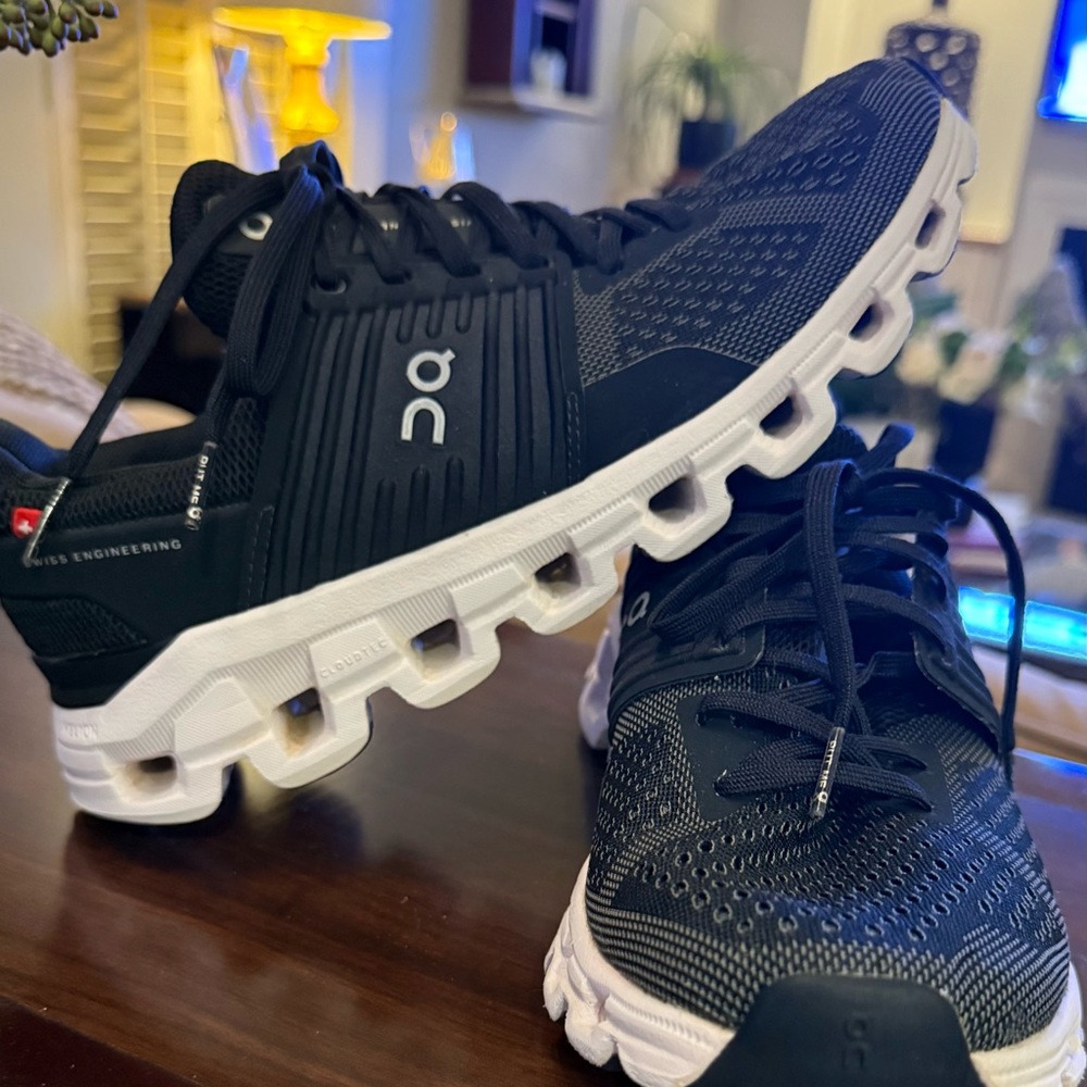 On Running Cloudflyer Sneakers – Women’s 8.5 – Black/White. Good condition.